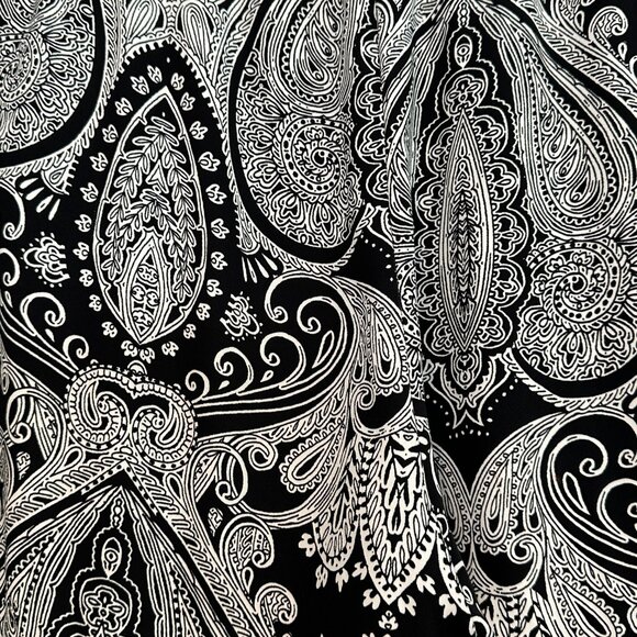 Chicos Size 1 /US Size 8 Pull On Pants Elastic Waist Black White Paisley Pockets - Picture 8 of 11
